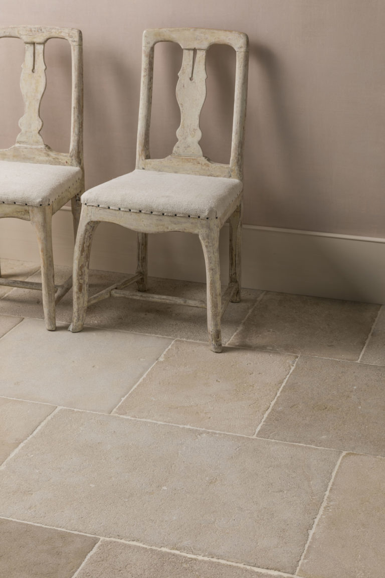 Natural Limestone Beige Tumbled Tile 400x600x18mm