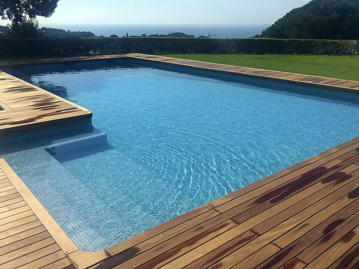 The Ezarri Zen Makauba Pool Tile