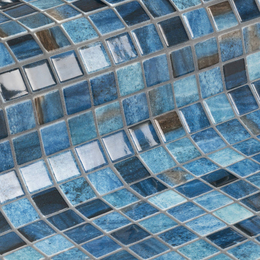 The Ezarri Gemma Tanzanite Pool Tile