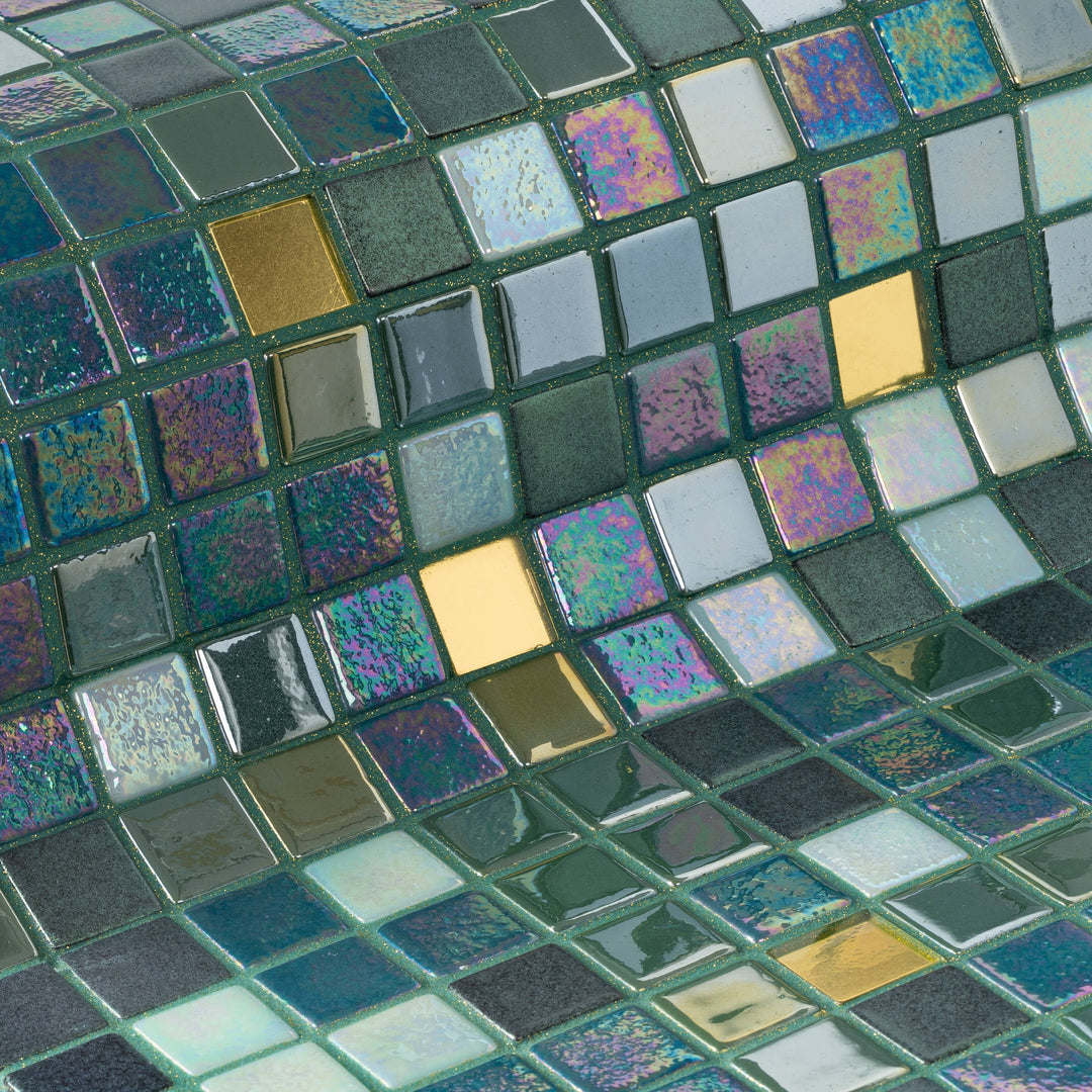 The Ezarri Gold Tomahawk 25 Pool Tile
