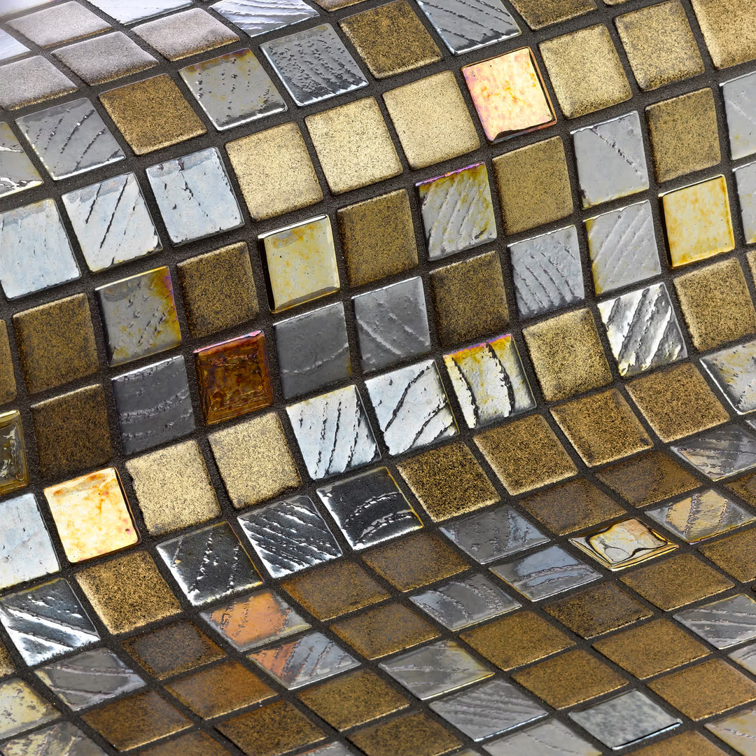The Ezarri Cocktail Kir Royal Pool Tile