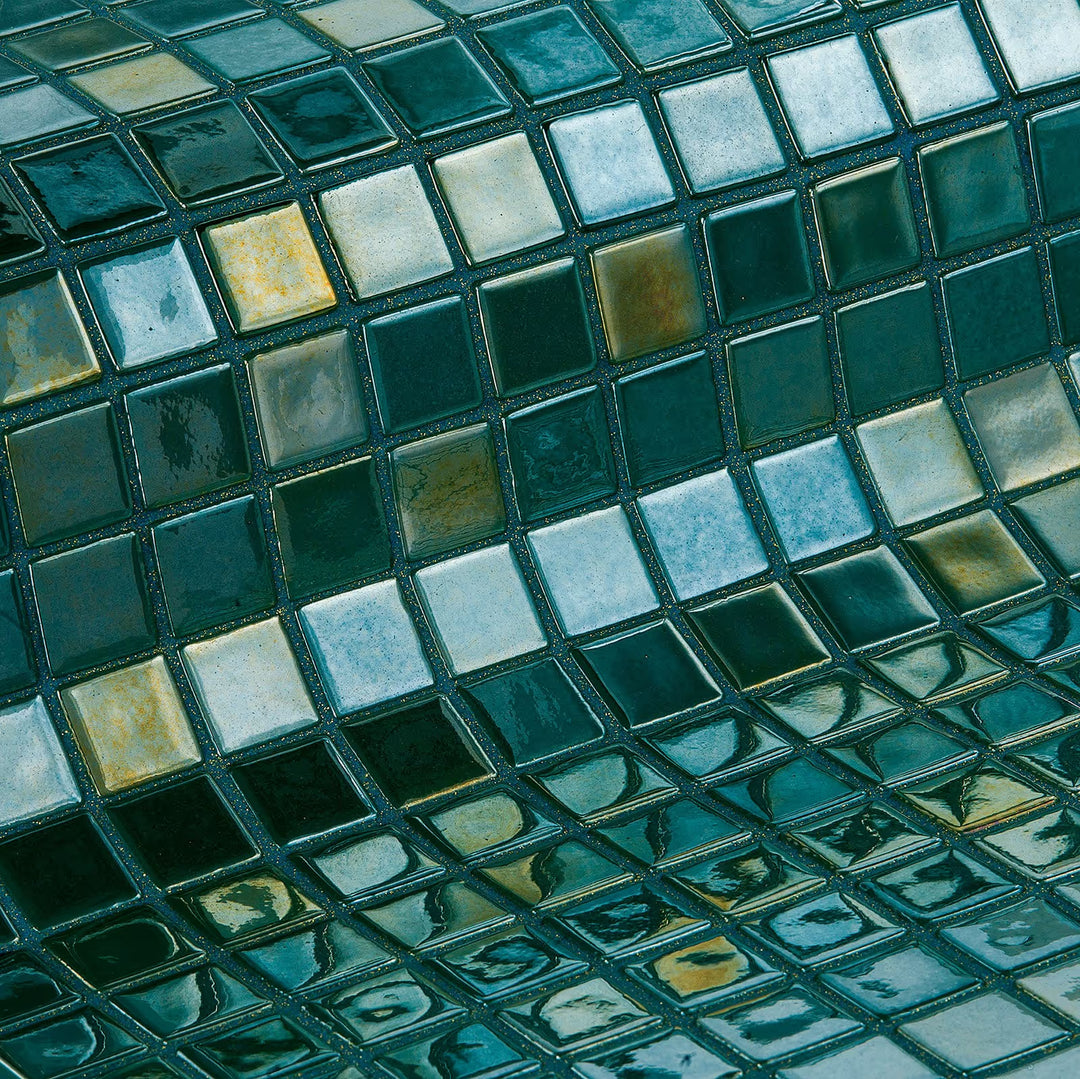 The Ezarri Metallica Esmeralda Pool Tile