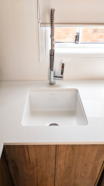 Turner Hastings Cuisine 46 x 46 Inset / Undermount Fine Fireclay Gloss White Sink