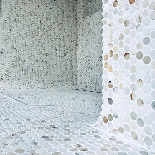 Calacatta Gold Marble Honed Penny Round Mosaic