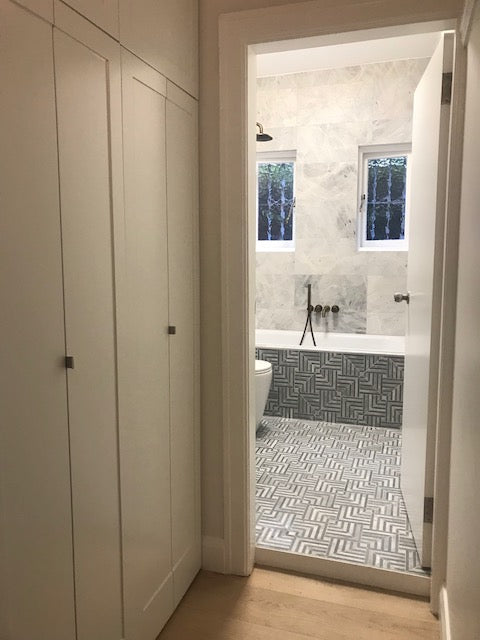 Chicago Carrara with Bardiglio Mosaic