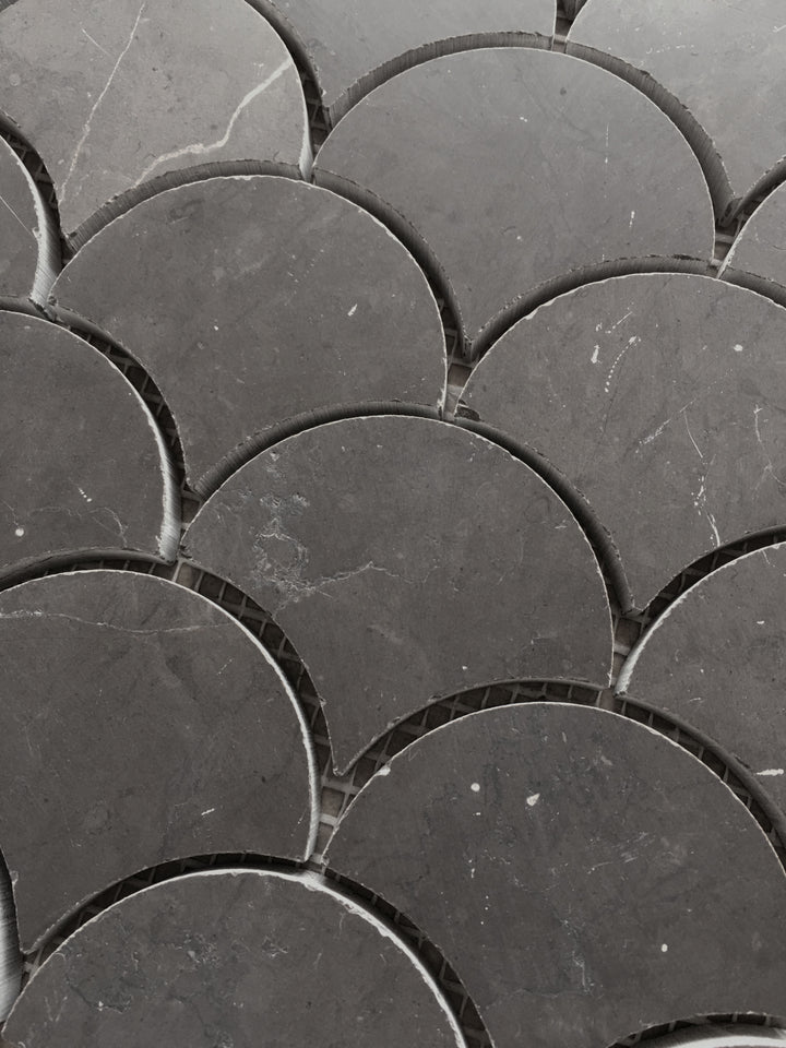 Pietra Grey Fan Mosaic