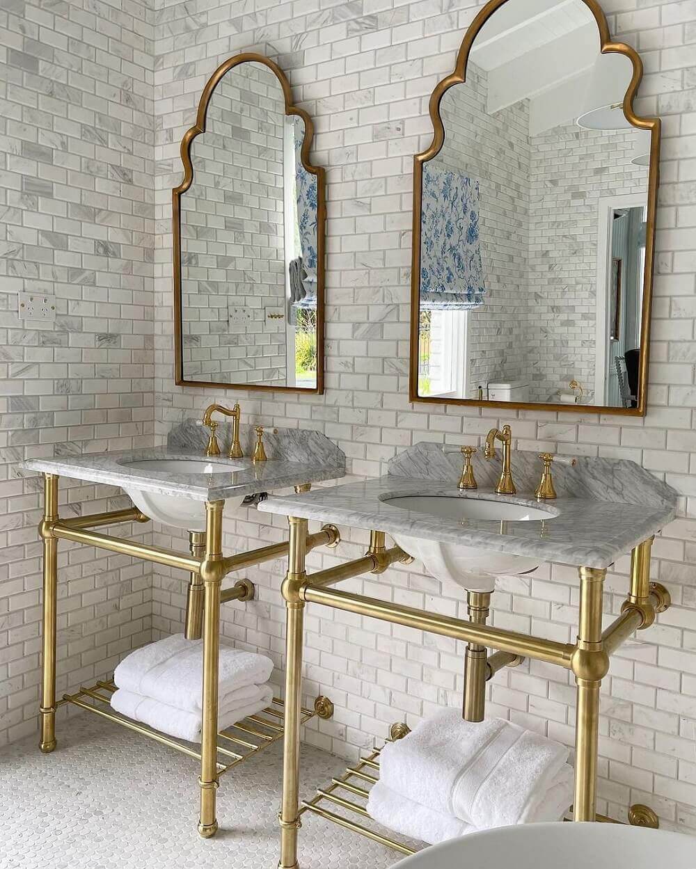 Turner Hastings Mayer Basin Stand With 75 x 55 Real Carrara Marble Top - Brushed Brass