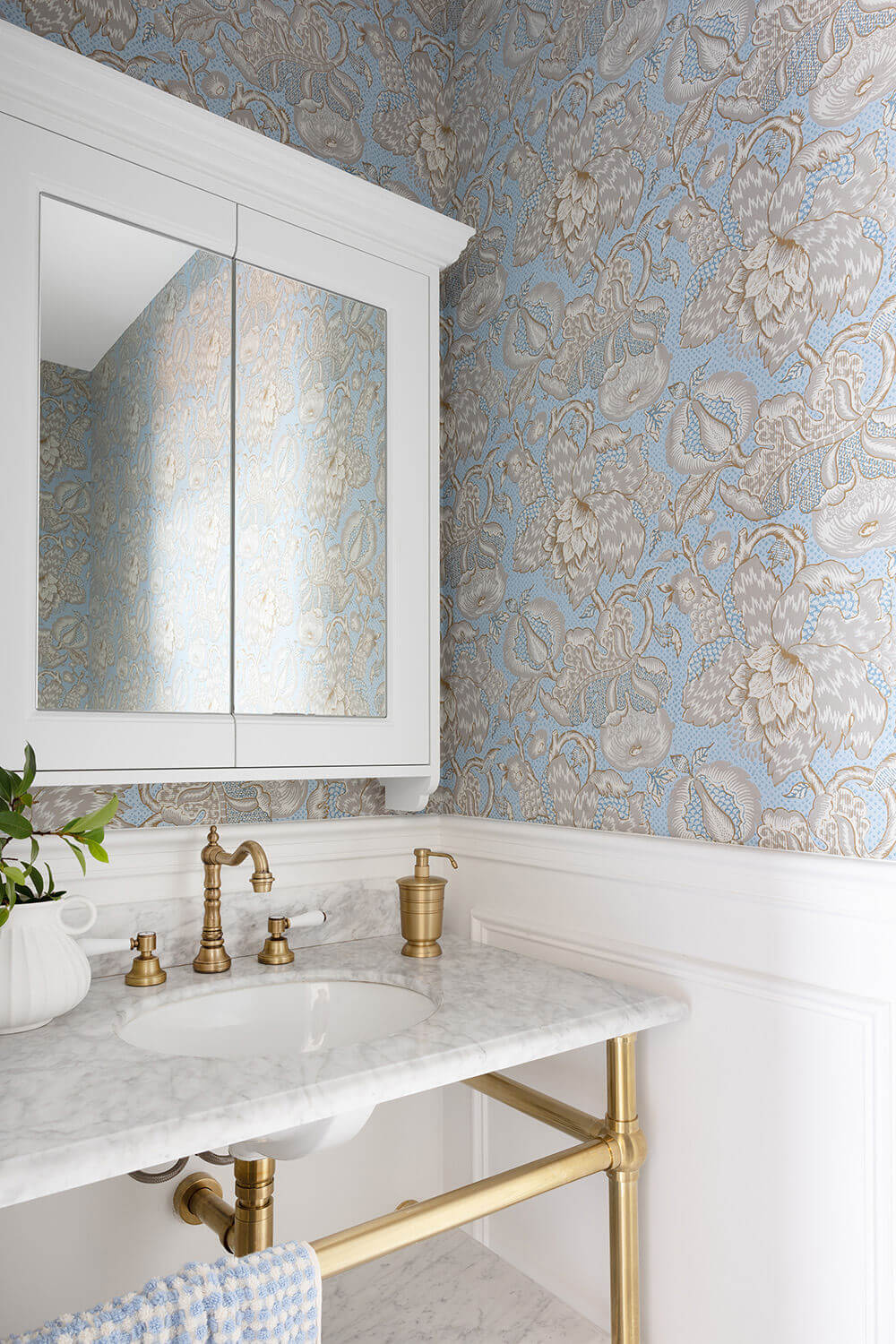 Turner Hastings Mayer Basin Stand With 90 x 55 Real Carrara Marble Top - Brushed Brass