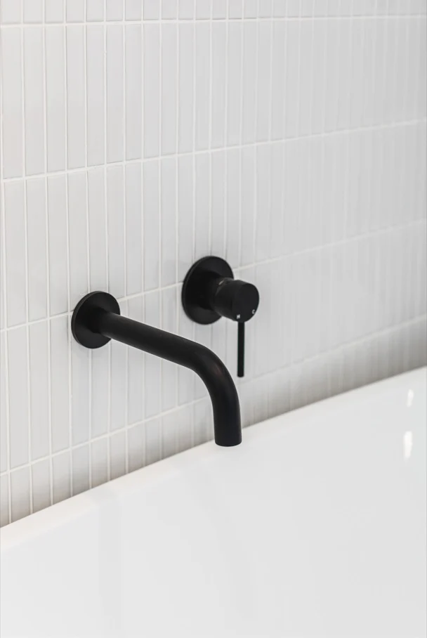 Meir Universal Round Curved Spout 200mm
