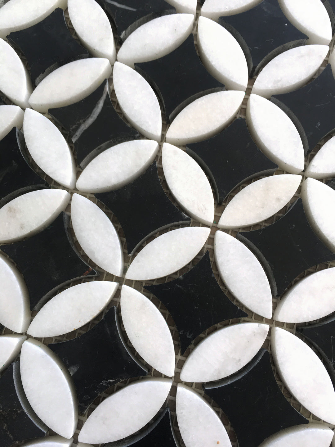 Desino Signature Montreal Natural Nero Marquina with Thassos Mosaic