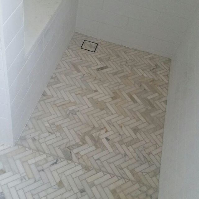 Calacatta Gold Marble Herringbone Honed Mosaic
