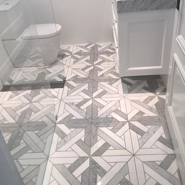 Large Versailles Italian Grey with Thassos Mosaic
