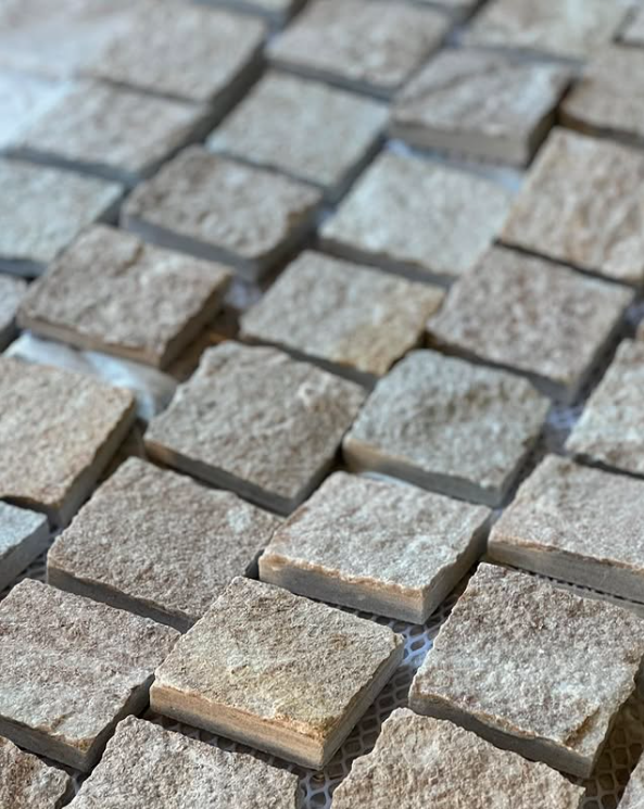 Bronte Quartz Cobble Offset Pattern Natural