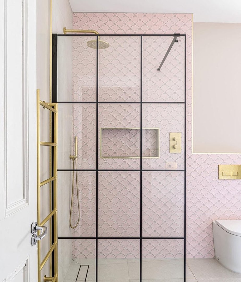 Fishscale Pink Gloss Mosaic