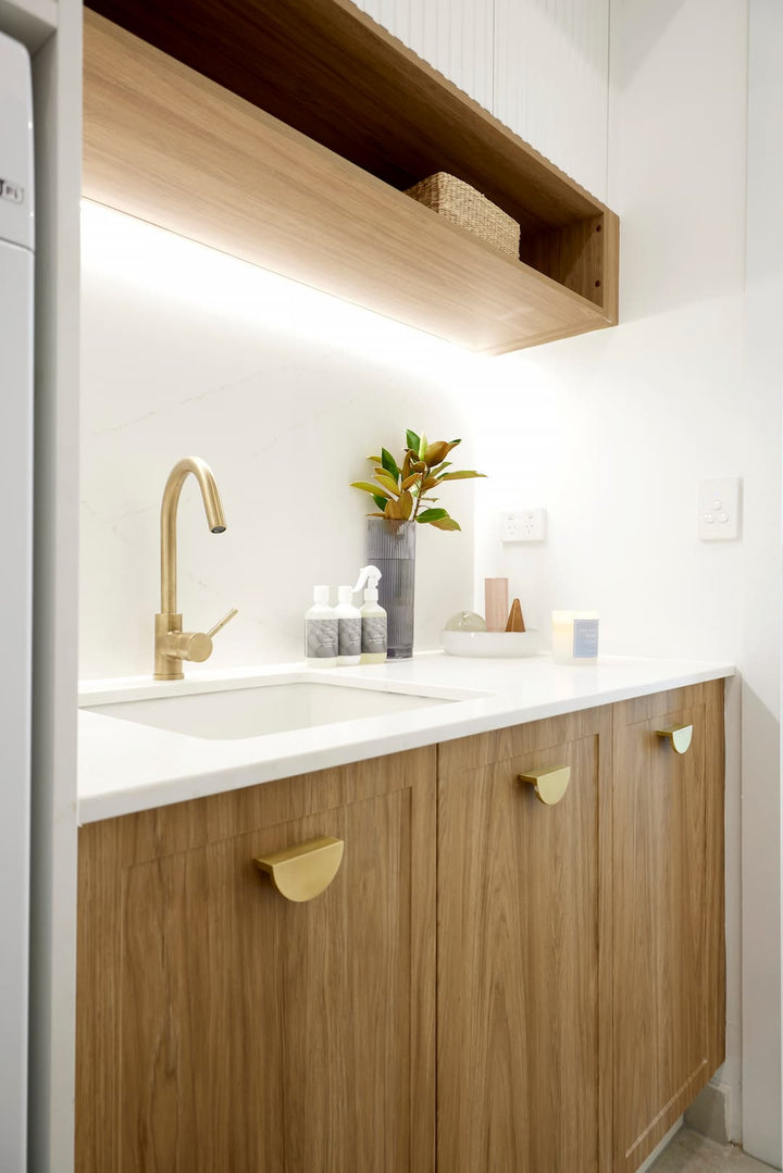 Turner Hastings Novi Fine Fireclay Gloss White Farmhouse Butler Sink