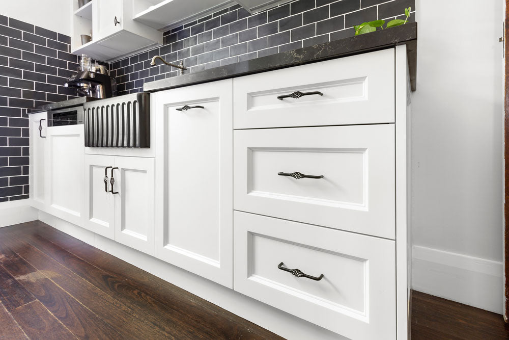 Turner Hastings Novi Fine Fireclay Matte Black Farmhouse Butler Sink