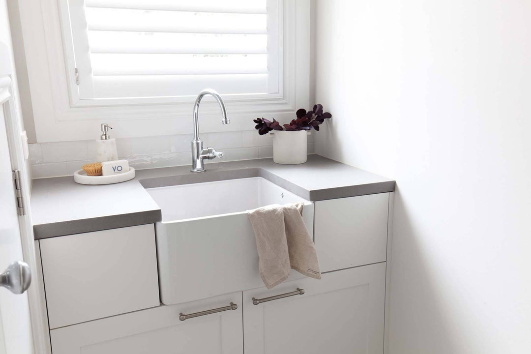 Turner Hastings Novi Fine Fireclay Gloss White Farmhouse Butler Sink