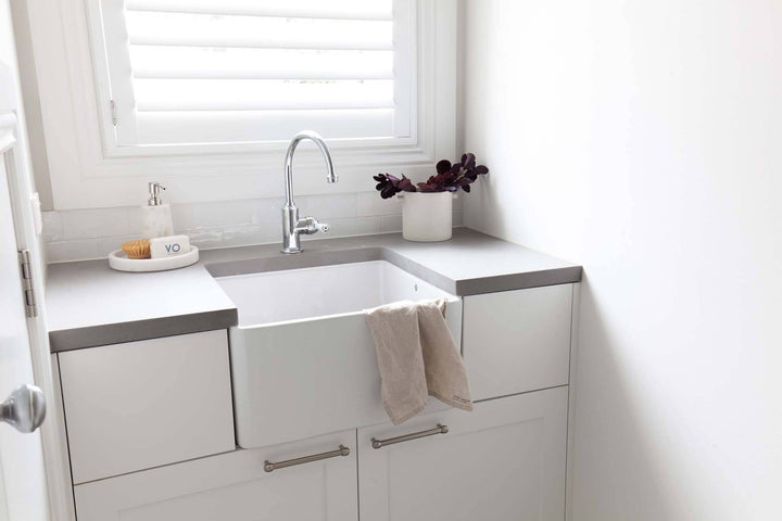 Turner Hastings Novi Fine Fireclay Gloss White Farmhouse Butler Sink