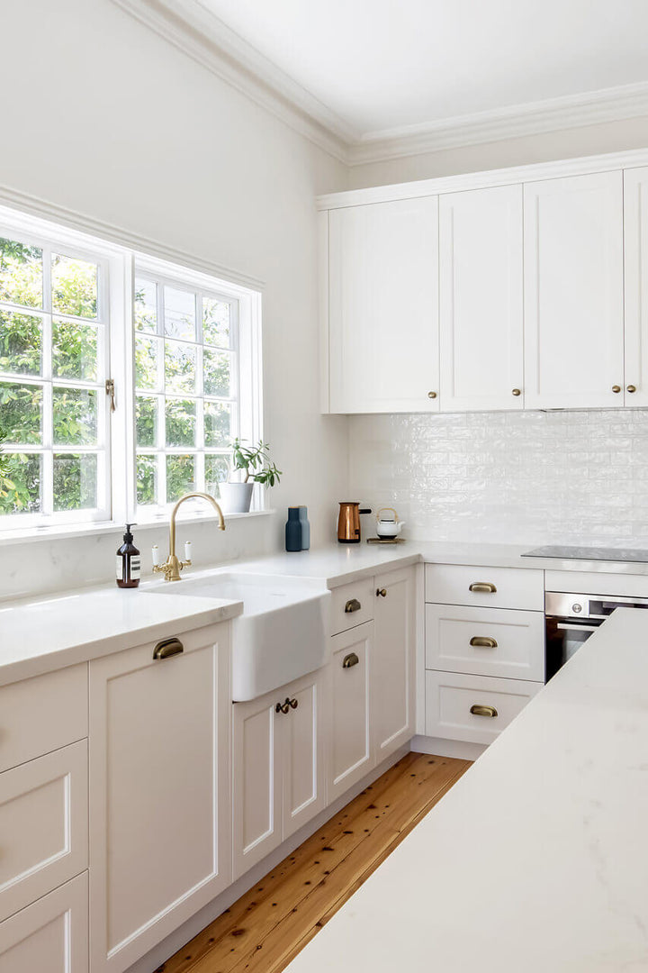 Turner Hastings Novi Fine Fireclay Gloss White Farmhouse Butler Sink