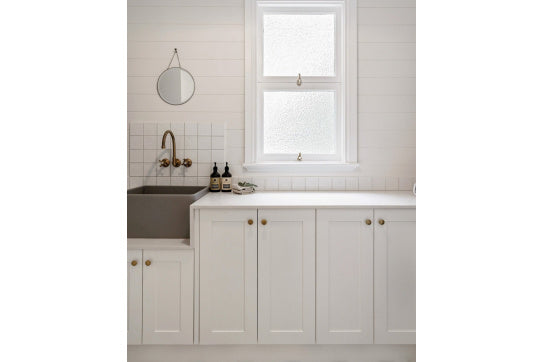 Turner Hastings Novi Fine Fireclay Concrete Look Farmhouse Butler Sink