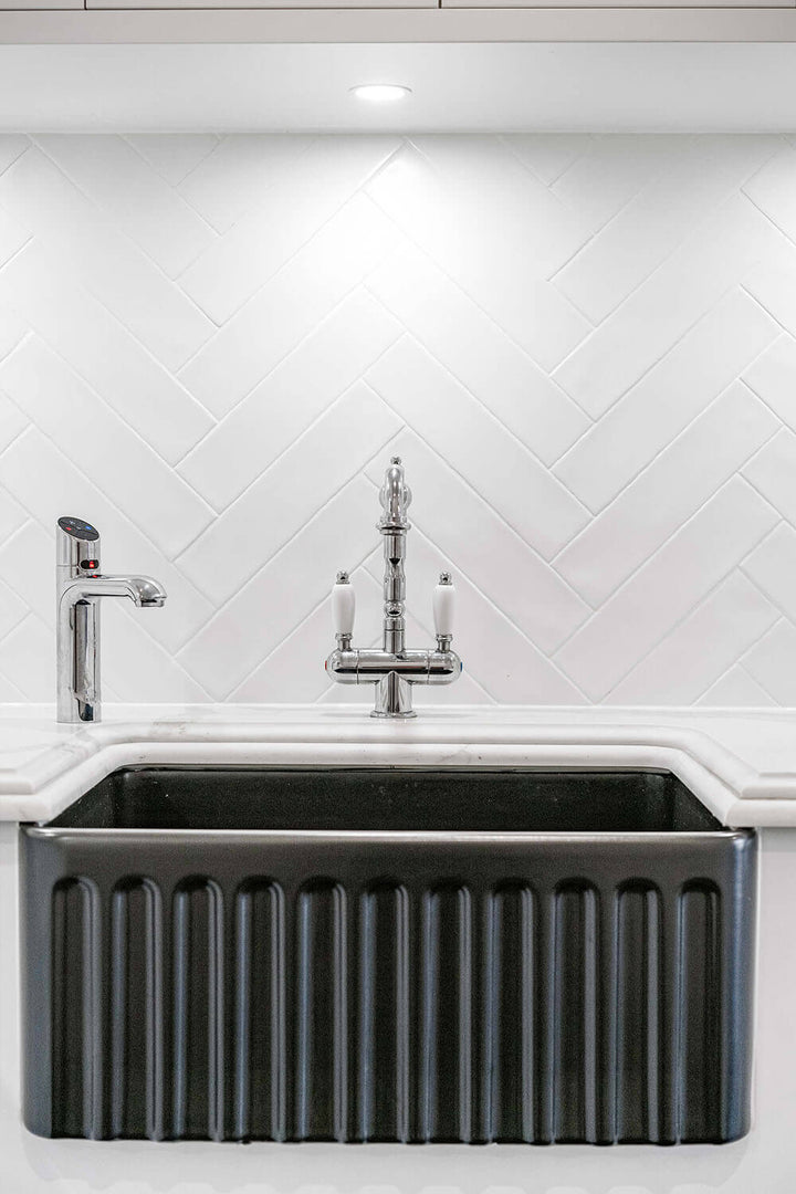 Turner Hastings Novi Fine Fireclay Matte Black Farmhouse Butler Sink