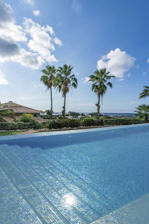 Onix Opalescent Azul Celeste Pool TIle