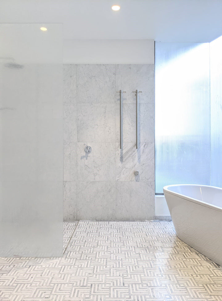 Chicago Carrara with Thassos Honed Mosaic