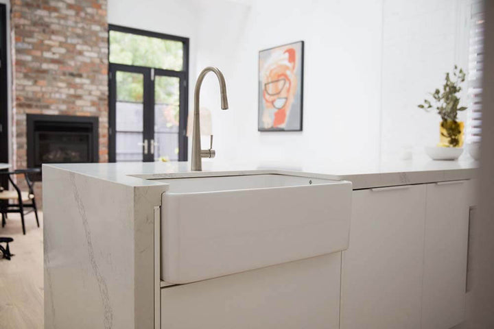 Turner Hastings Novi Fine Fireclay Gloss White Farmhouse Butler Sink